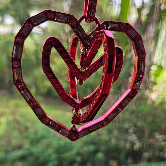 ❤️🏩Betsey Johnson 3-D HEART Statement Necklace - NWT🏩❤️ - Picture 5 of 16